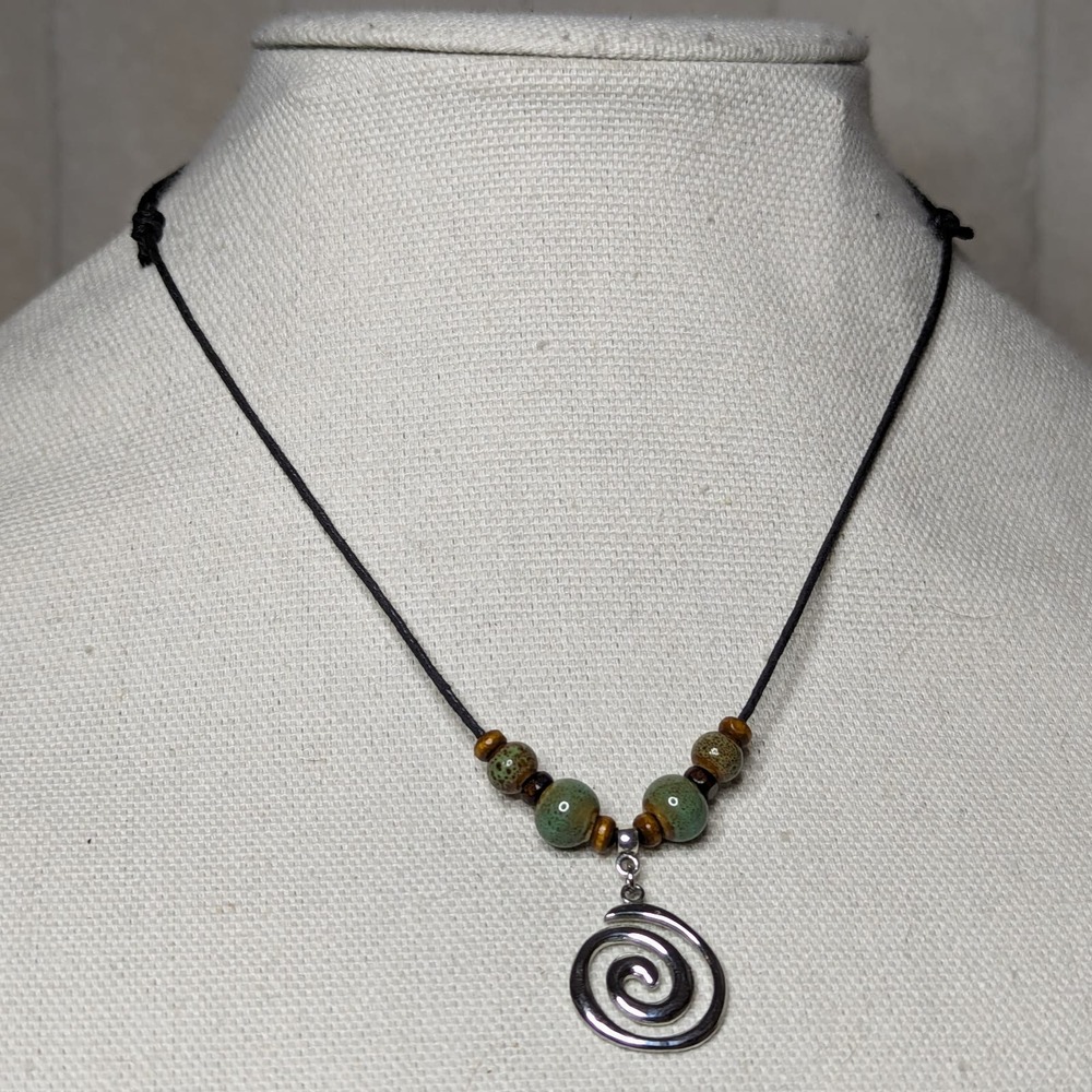 Green Ceramic Beaded Silver Spiral Swirl Charm Hippie Adjustable Choker Necklace - Picture 3 of 3
